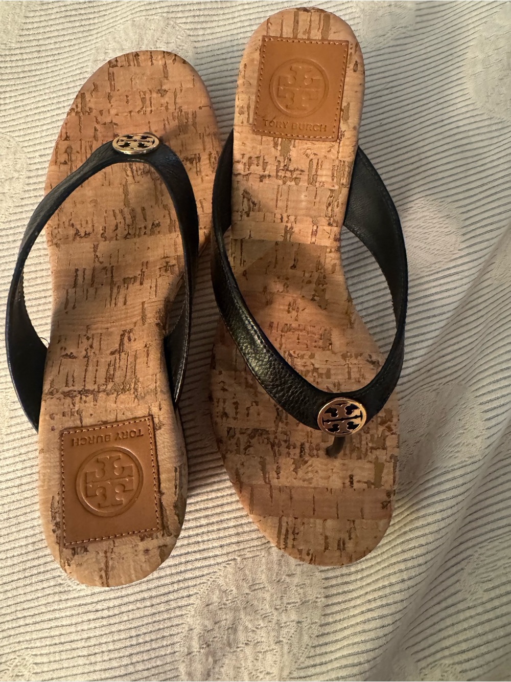 NWT Tory Burch Black Leather Cork-Pattern Flip Flop Sandals with Gold Logo